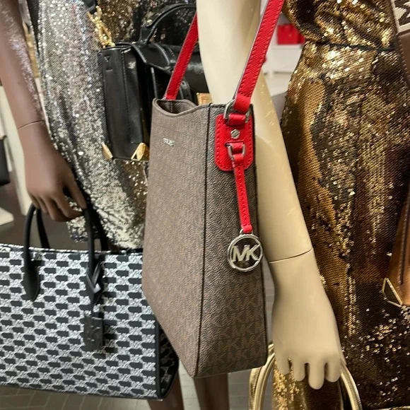 MICHAEL KORS 
Jet Set Travel Large Logo Messenger Bag
COLOR BRIGHT RED
NWT - Picture 8 of 16